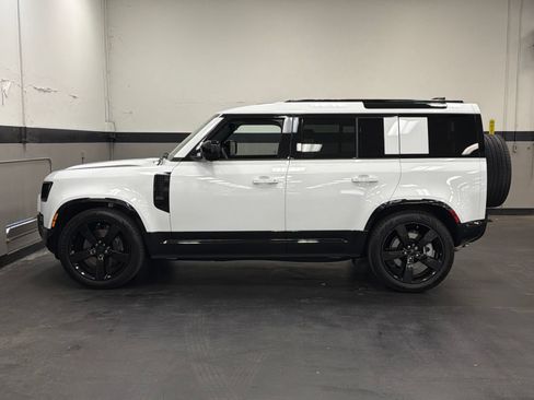 Used 2026 Land Rover Defender 110 X-Dynamic SE AWD/4WD image 8
