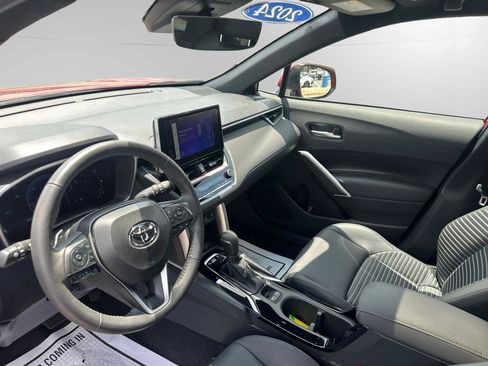 Used 2024 Toyota Corolla Cross AWD Hybrid w/ Convenience Package image 10
