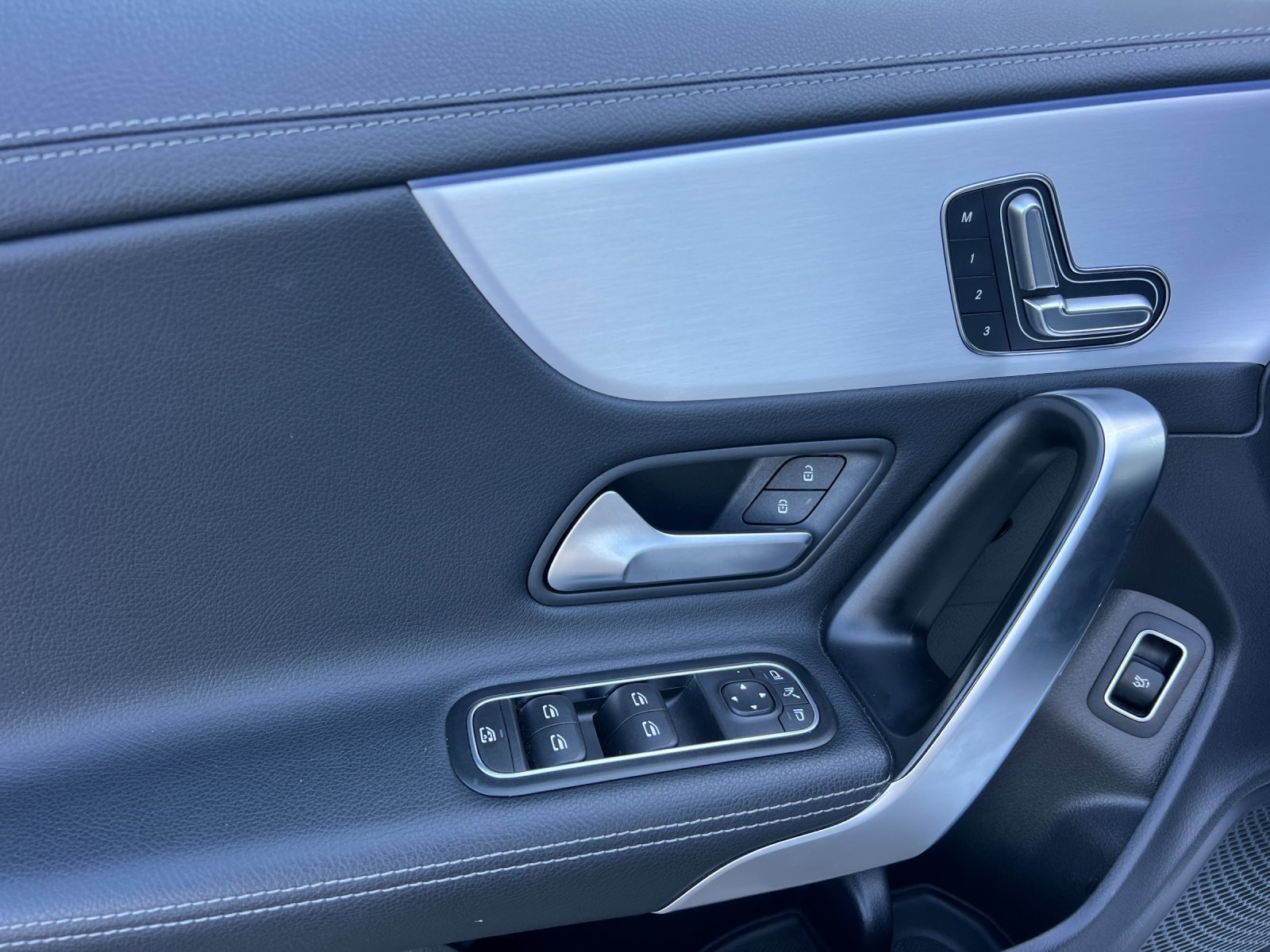 Certified 2025 Mercedes-Benz CLA 250 image 10