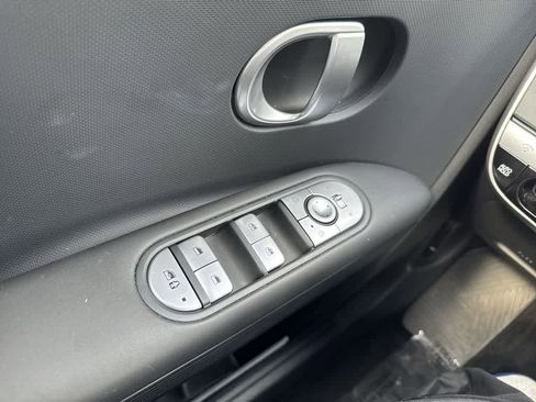 Used 2024 Hyundai Ioniq 5 SEL RWD image 16