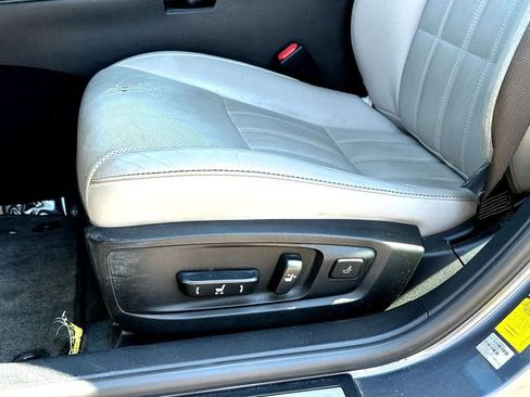 Used 2016 Lexus ES 350 w/ Luxury Package w/Wood Trim image 12