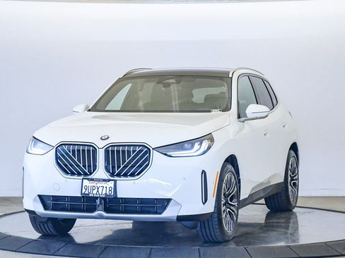 Used 2025 BMW X3 xDrive30i w/ Convenience Package image 1