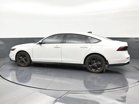 Used 2025 Honda Accord SE image 2