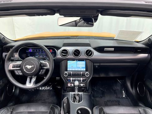 Used 2018 Ford Mustang GT Premium w/ Equipment Group 401A RWD image 20