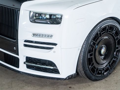 Used 2023 Rolls-Royce Phantom Sedan image 14