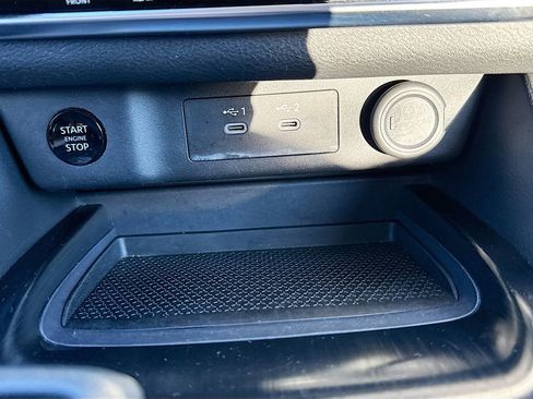 Used 2024 Nissan Rogue SV image 16