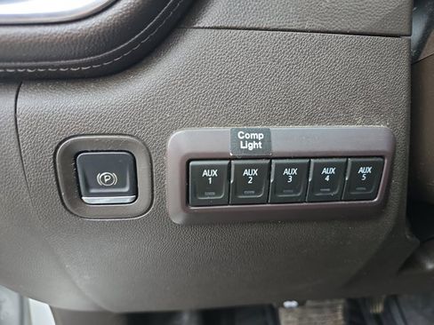 Used 2020 Chevrolet Silverado 3500 LT w/ Convenience Package image 31