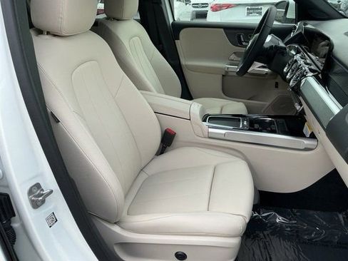 New 2025 Mercedes-Benz GLB 250 image 19