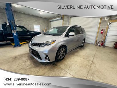 Used 2018 Toyota Sienna SE