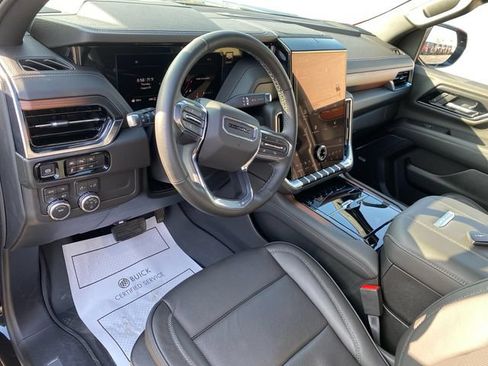 Used 2026 GMC Yukon Denali w/ LPO, Floor Liner Package AWD/4WD image 12