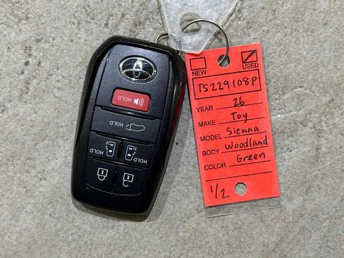 Certified 2026 Toyota Sienna XLE Woodland Edition image 32