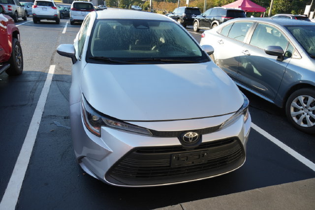 Used 2024 Toyota Corolla LE FWD image 5