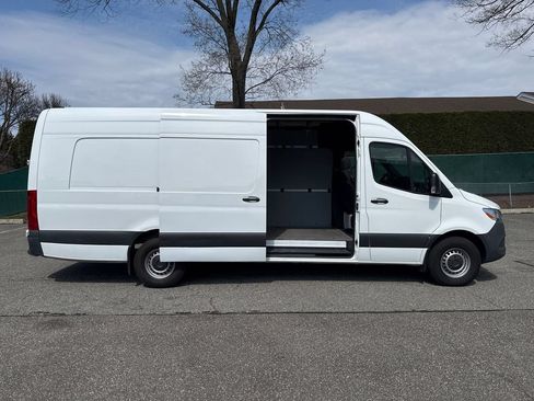Used 2023 Mercedes-Benz Sprinter 2500 image 25