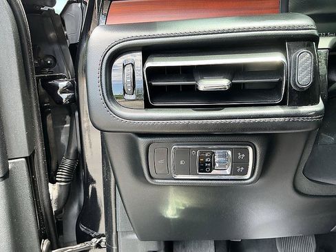 Used 2021 Lincoln Aviator Reserve w/ Elements Package Plus AWD/4WD image 13