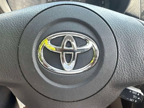 Used 2009 Toyota RAV4 Limited AWD/4WD image 30
