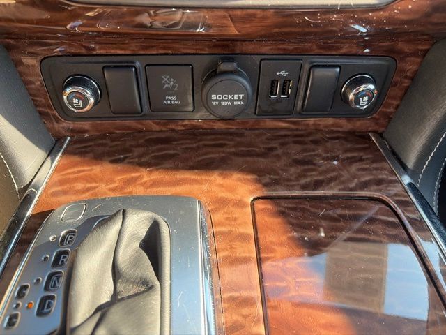Used 2018 Nissan Armada Platinum w/ Interior Lighting Package RWD image 25