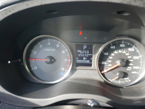 Used 2013 Subaru Crosstrek 2.0i Limited AWD/4WD image 9