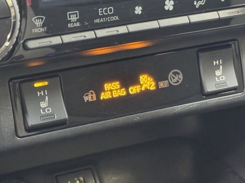 Used 2023 Toyota RAV4 XLE image 39