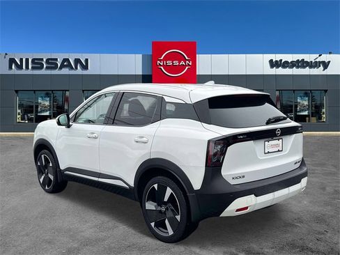 Used 2025 Nissan Kicks SR image 8