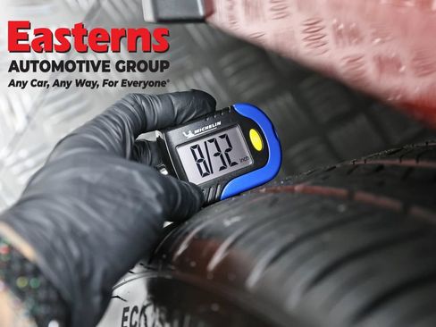 Used 2023 Mercedes-Benz GLE 450 4MATIC w/ AMG Line Exterior image 31