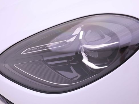 Used 2025 Porsche Macan image 23