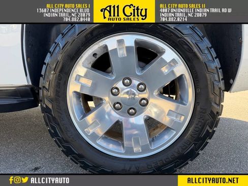 Used 2011 GMC Yukon SLT w/ SLT-2 Equipment Package image 35