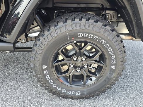 New 2025 Jeep Gladiator Willys image 7