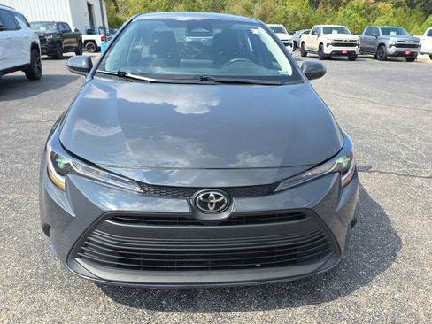 Used 2025 Toyota Corolla LE FWD image 3