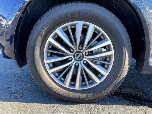 Used 2024 Nissan Armada SL w/ Captain's Chairs Package image 8