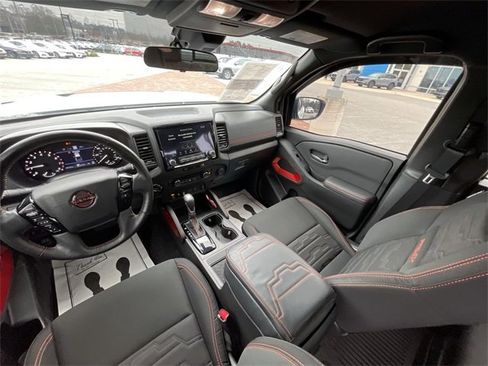 Used 2024 Nissan Frontier PRO-4X w/ Pro Convenience Package image 22