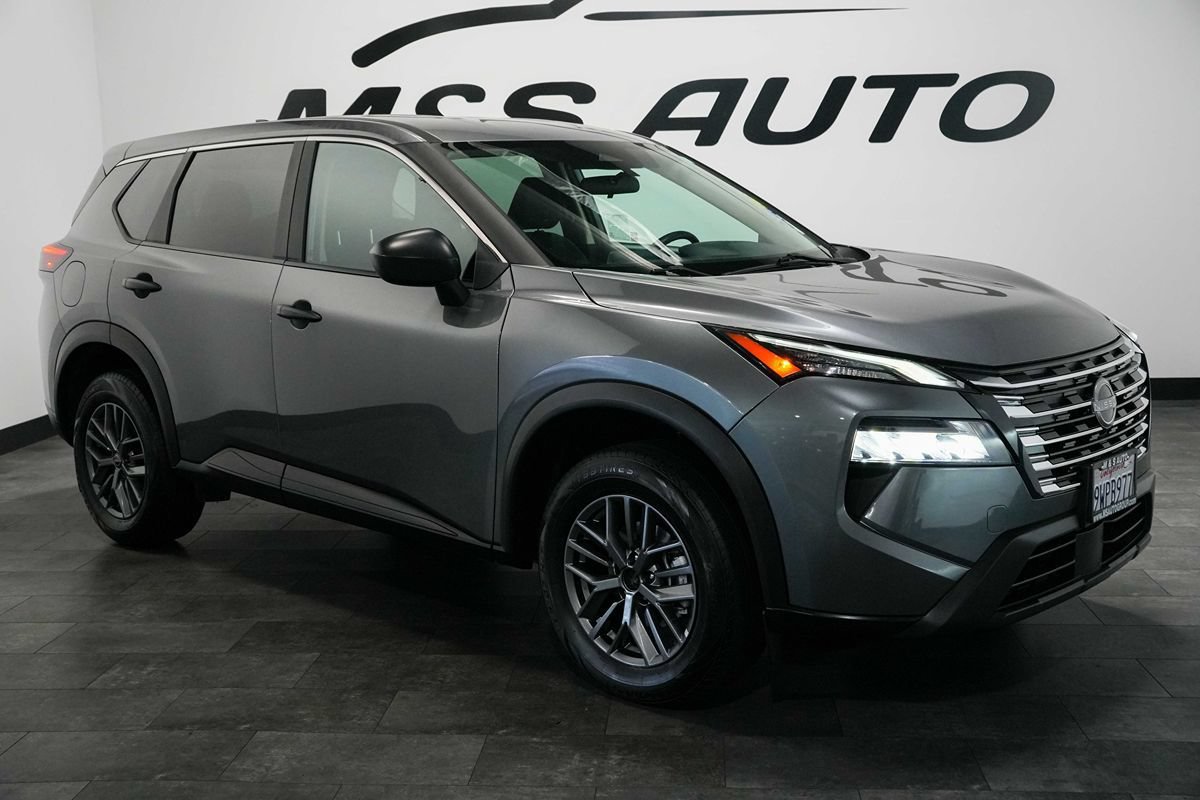 Used 2024 Nissan Rogue S AWD/4WD image 7