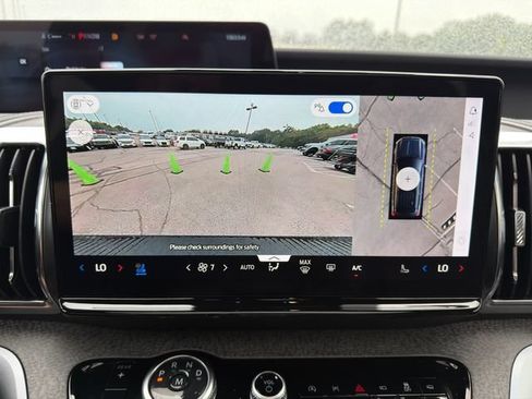 Used 2025 Ford Expedition Tremor AWD/4WD image 37