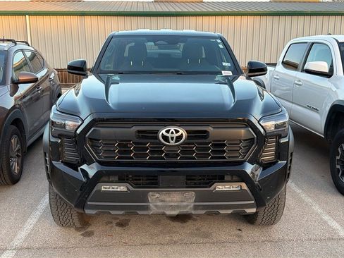 Used 2024 Toyota Tacoma TRD Off-Road image 2