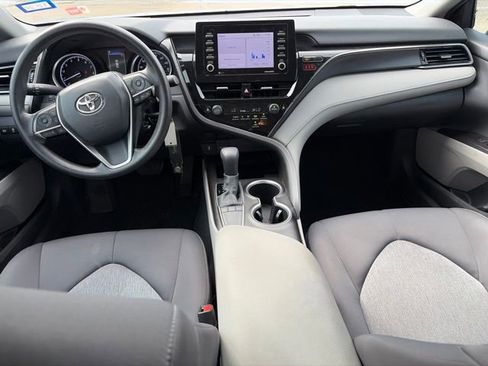 Used 2022 Toyota Camry LE FWD image 9