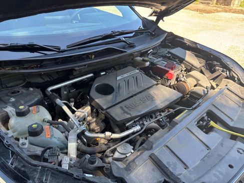 Used 2025 Nissan Rogue SV FWD image 27