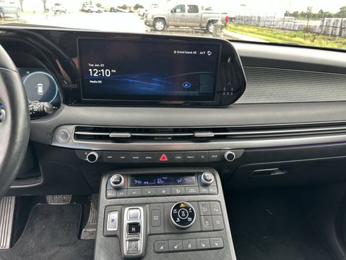 Used 2024 Hyundai Palisade Limited AWD/4WD image 13