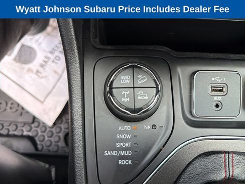 Used 2020 Jeep Cherokee Trailhawk w/ Cold Weather Group AWD/4WD image 33