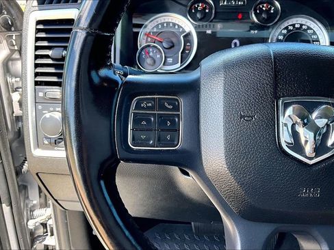 Used 2020 RAM 1500 Classic SLT w/ Luxury Group RWD image 19