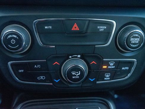 Used 2020 Jeep Compass Trailhawk image 19