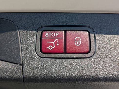 Used 2022 Mercedes-Benz GLC 300 GLC 300 w/ Premium Package Lite image 27