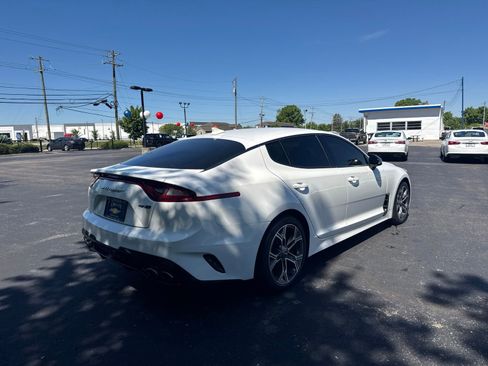 Used 2020 Kia Stinger GT-Line RWD image 4