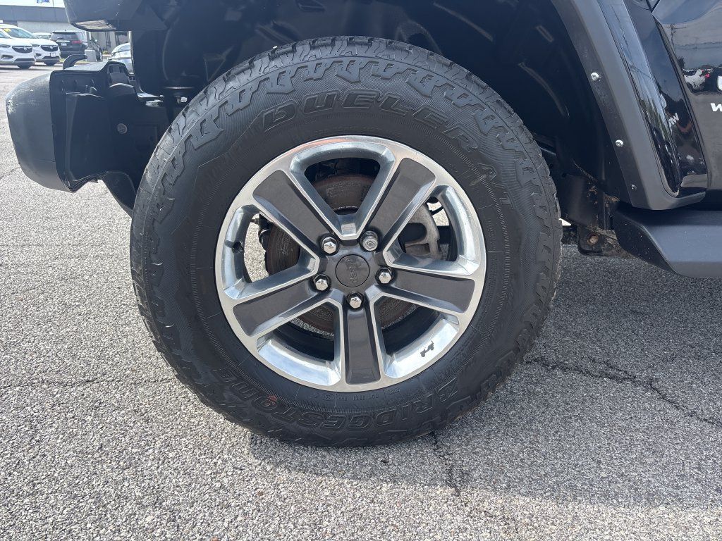 Used 2021 Jeep Wrangler Unlimited Sahara w/ Cold Weather Group AWD/4WD image 33