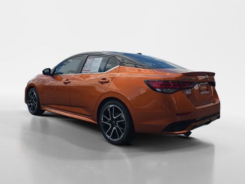 Used 2024 Nissan Sentra SR w/ SR Premium Package image 3