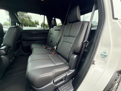 Used 2025 Honda Passport TrailSport image 21