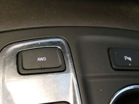Used 2023 Chevrolet Equinox LT AWD/4WD image 27