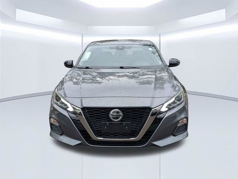Used 2020 Nissan Altima 2.5 SR w/ Premium Package FWD image 9