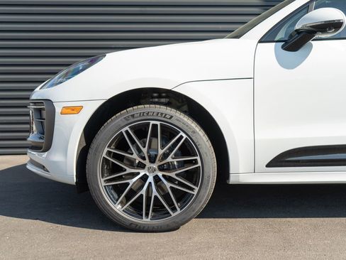 New 2026 Porsche Macan image 12
