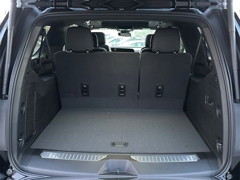 New 2026 Chevrolet Suburban RST w/ RST Capability Package image 27