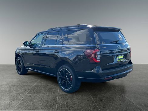 Used 2023 Ford Expedition Limited AWD/4WD image 6