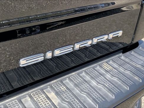 Used 2024 GMC Sierra 1500 Denali w/ Denali Reserve Package AWD/4WD image 8